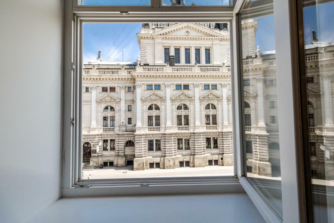 Opera House Apartment 3 Lviv Luaran gambar